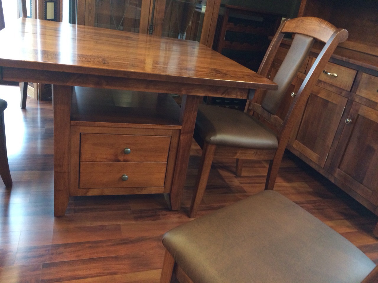 Traditional Dining Set