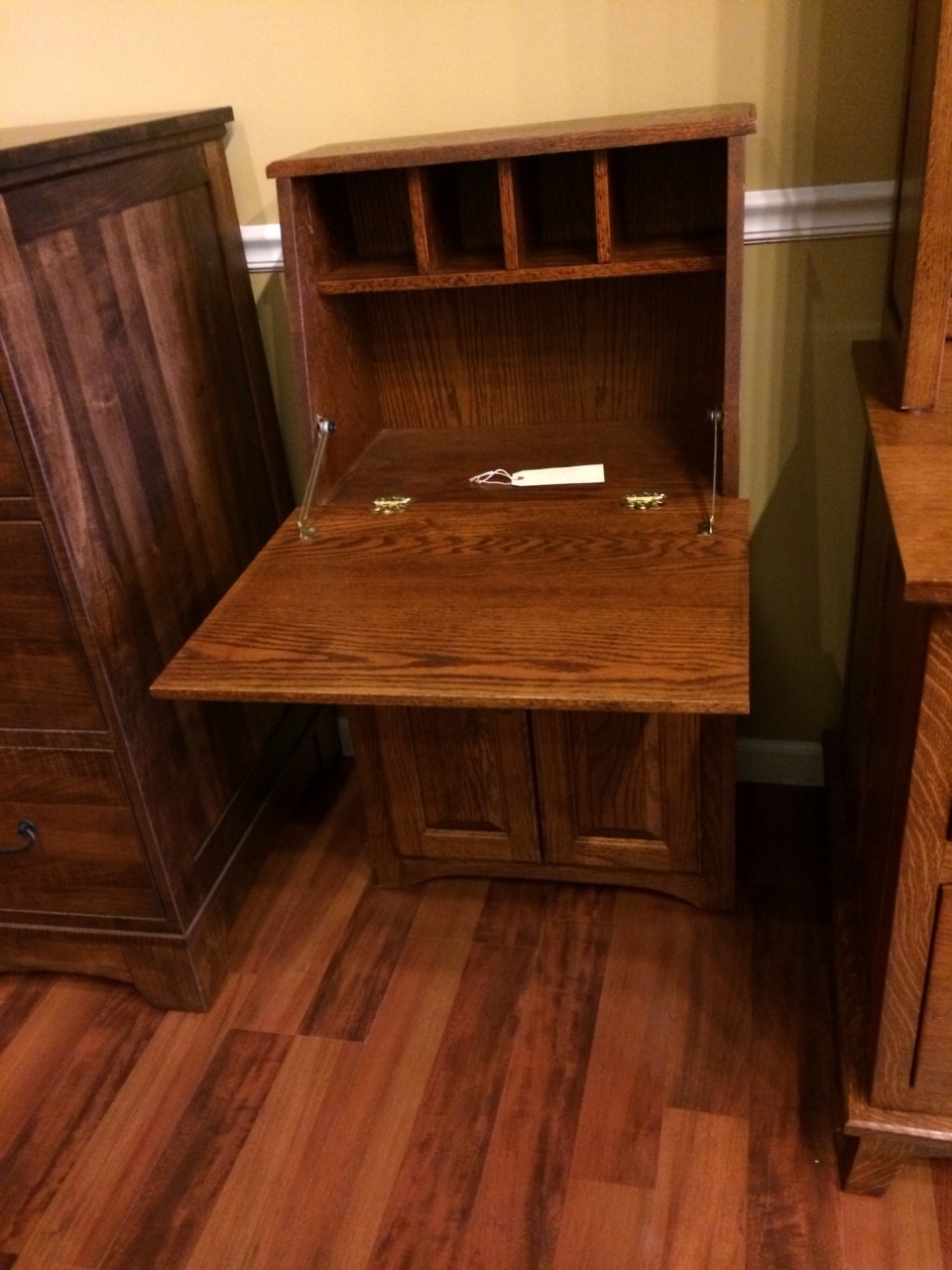 Showcase Furniture Set D